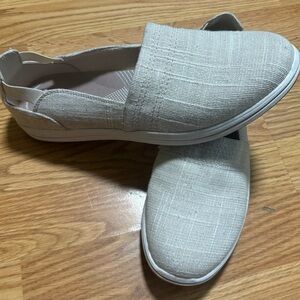 Clarks Cloudsteppers Cream Slip-On Shoes